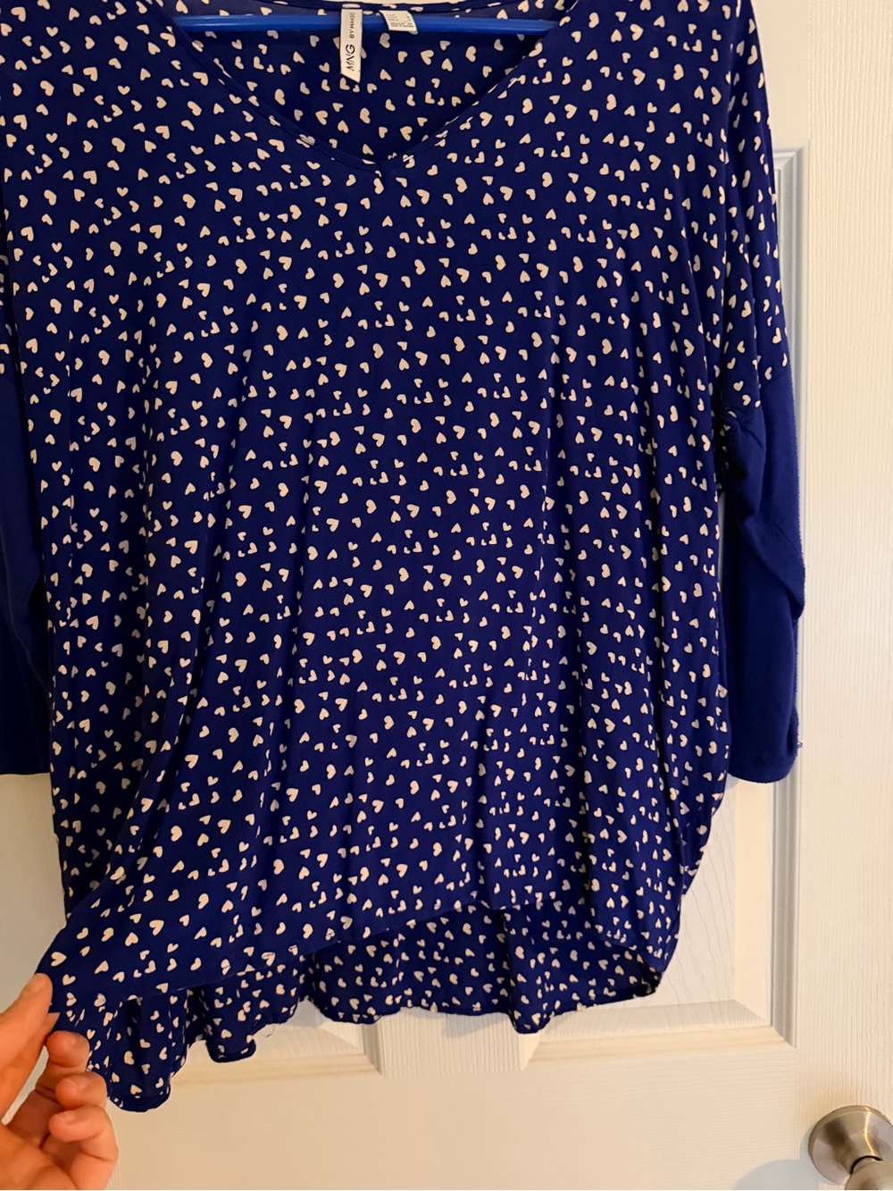 Women’s Blue Heart Print V-Neck Top - Picture 3 of 4